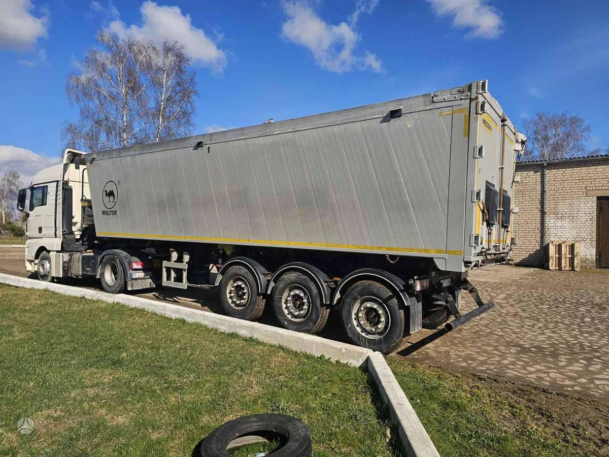 MAN TGX 18.440, double sleeper