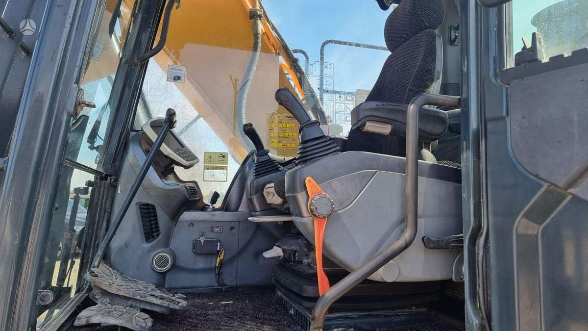 Hyundai HX220 L, экскаваторы