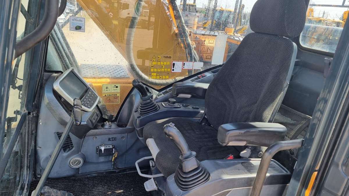 Hyundai HX220 L, экскаваторы