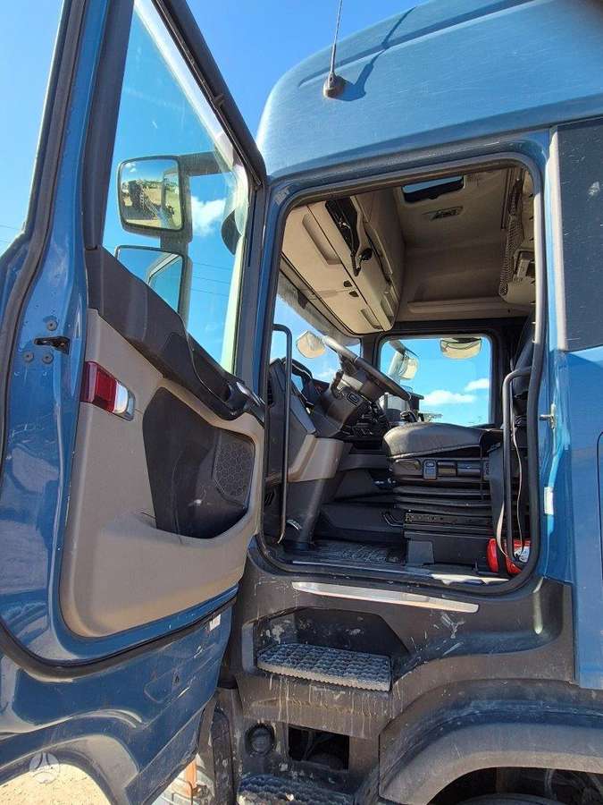 Scania R 520, timber trucks