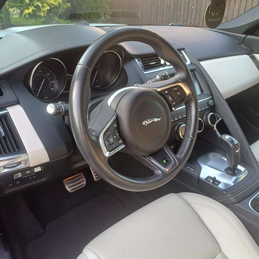 Jaguar E-Pace, 2.0 l., Внедорожник / Кроссовер