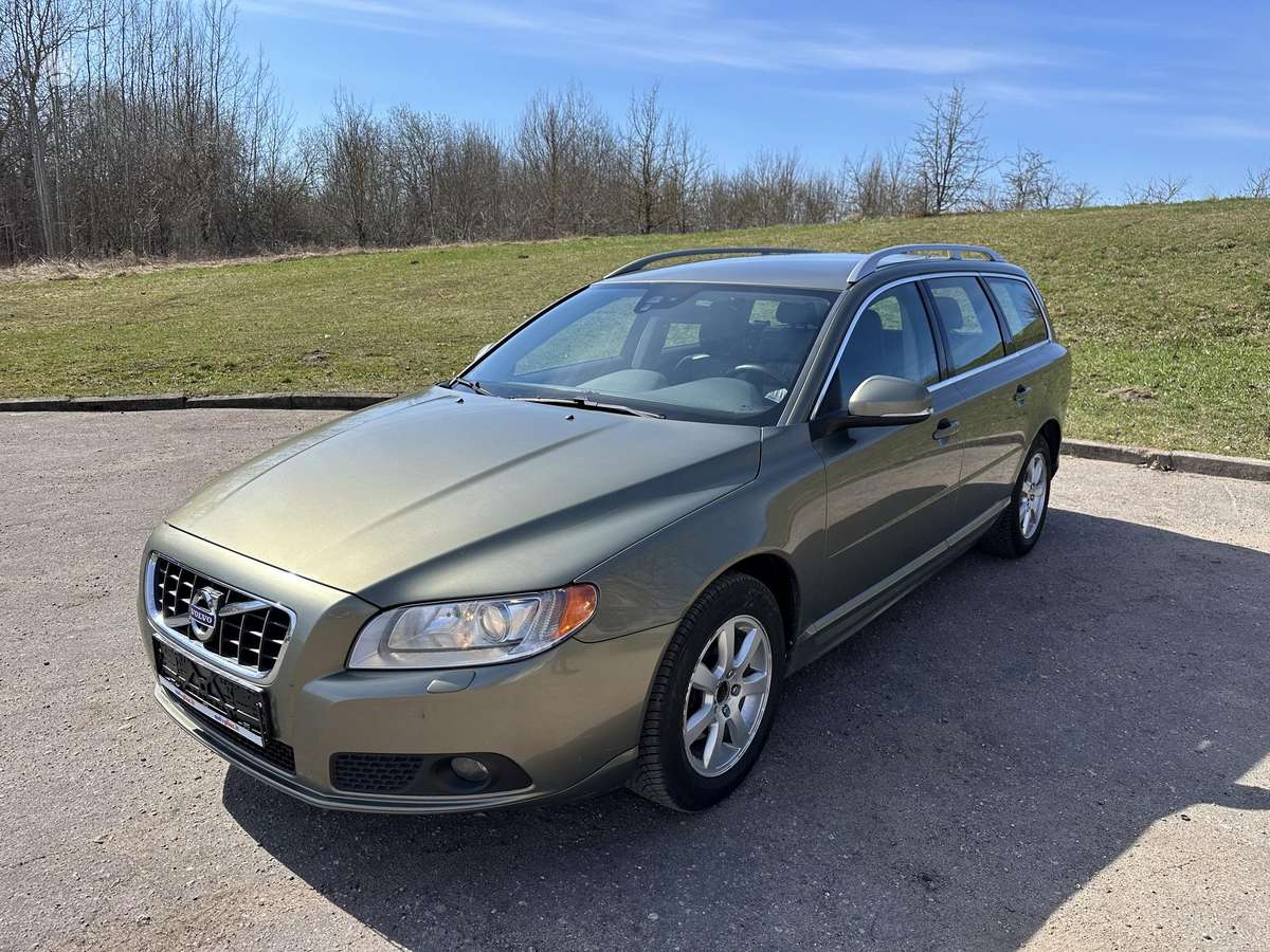 Volvo V70 - 1