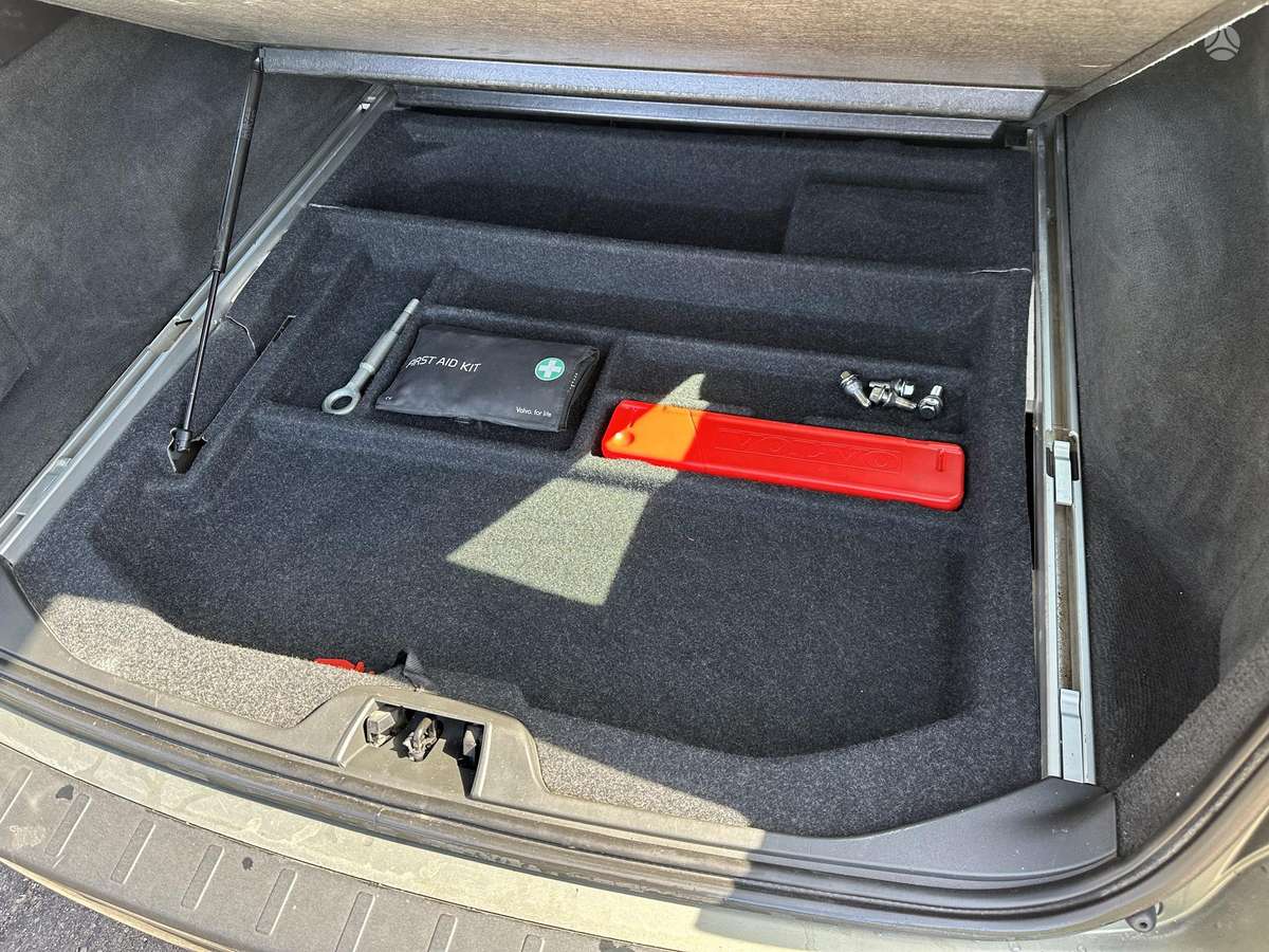 Volvo V70, 2.0 l., Универсал