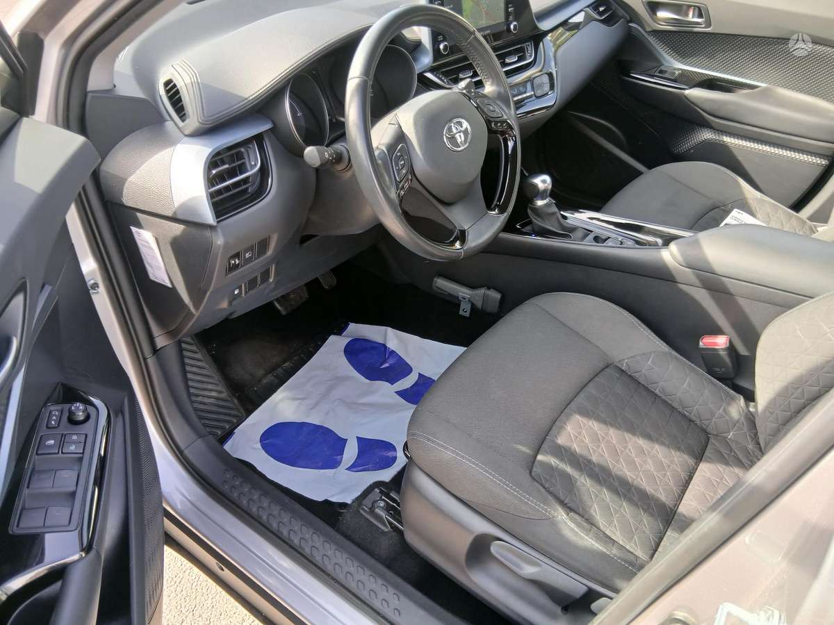 Toyota C-HR - 12