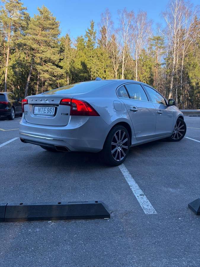 Volvo S60, 2.0 l., Седан