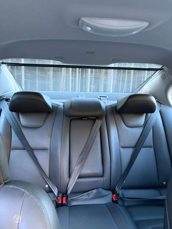 Volvo S60, 2.0 l., Седан