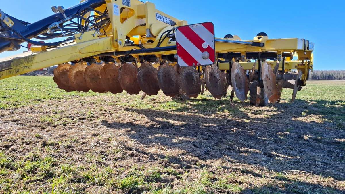 Bednar FMT DO 4000, žemės dirbimo / ruošimo technika
