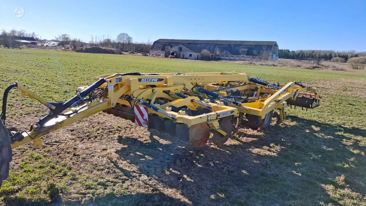 Bednar FMT DO 4000, žemės dirbimo / ruošimo technika