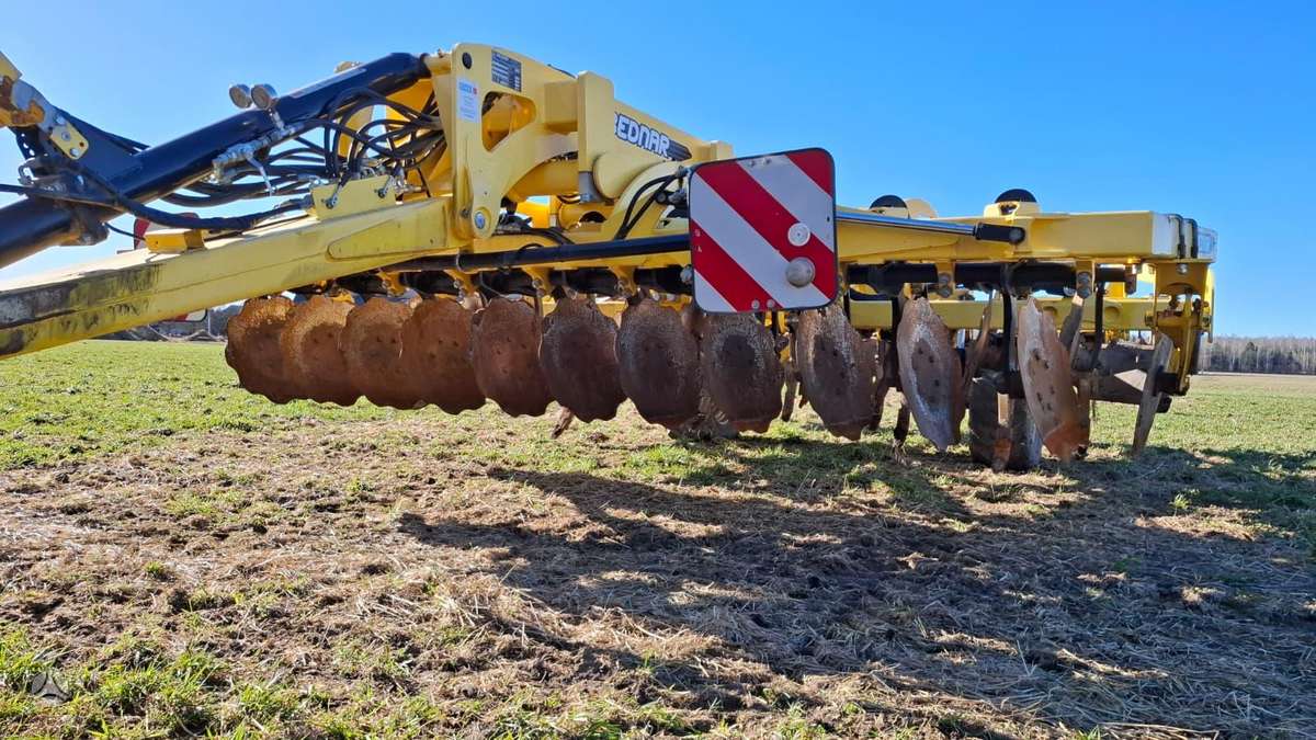 Bednar FMT DO 4000, žemės dirbimo / ruošimo technika