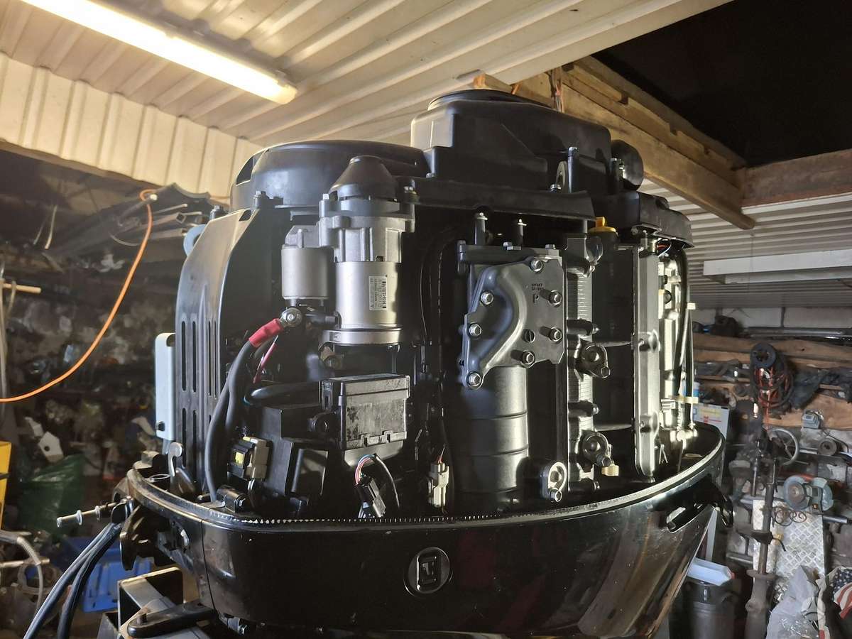Suzuki Df350, four stroke outdoor motors