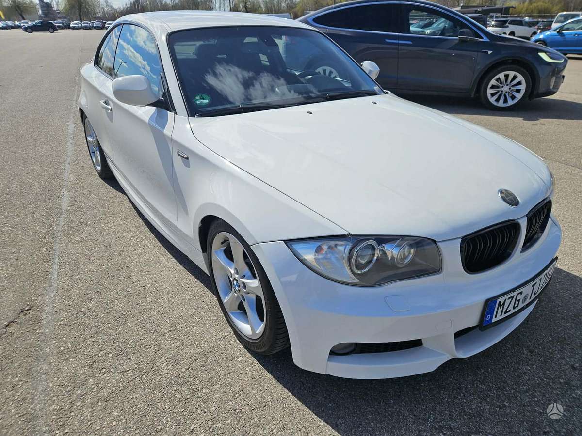 BMW 123, Купе (coupe)
