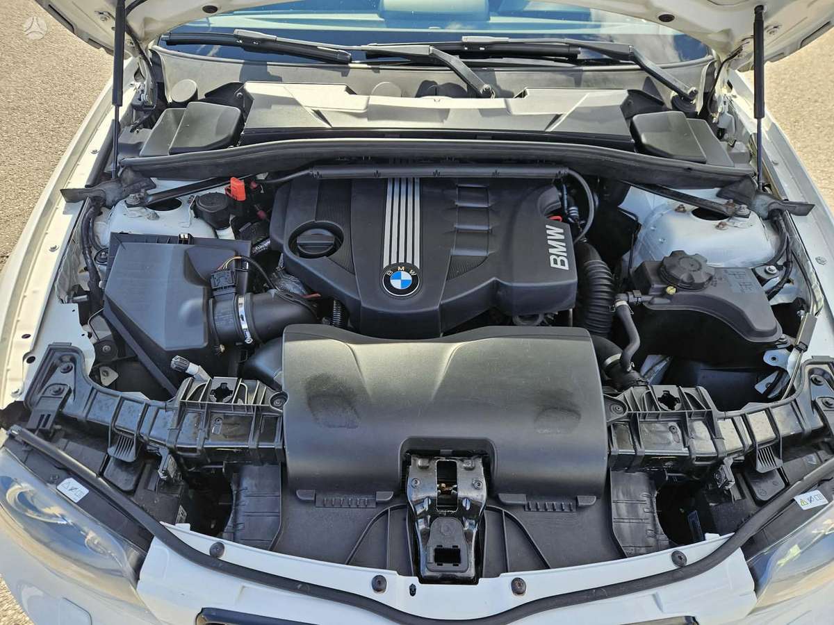 BMW 123, coupe
