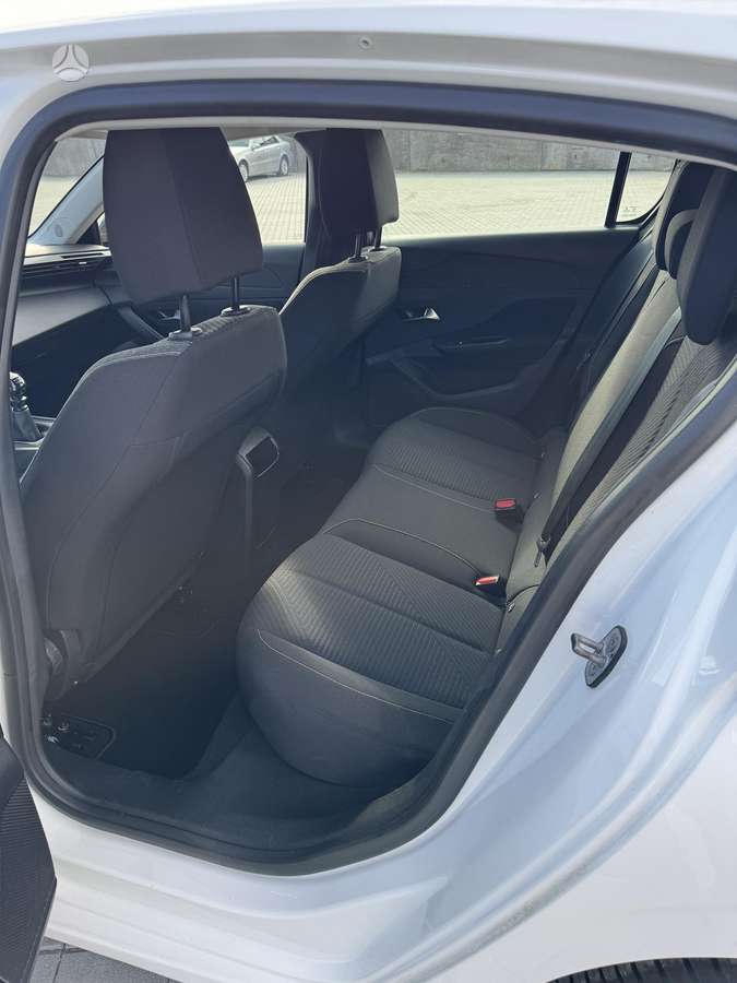 Peugeot 308 - 8