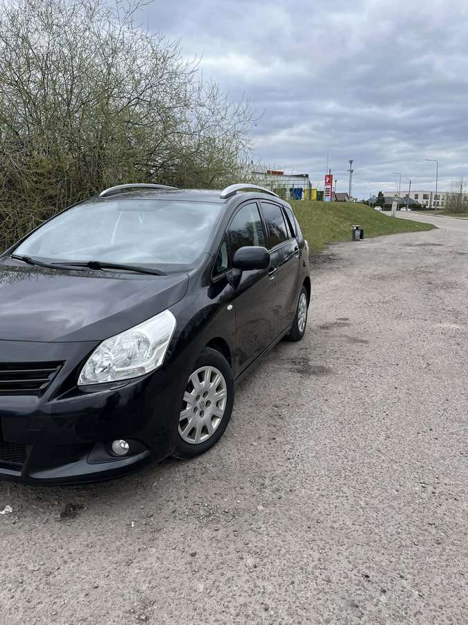 Toyota Verso, 2.0 l., Минивэн