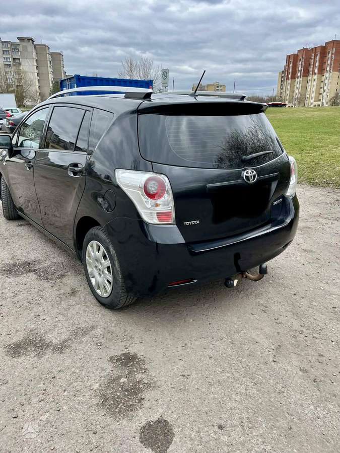 Toyota Verso, 2.0 l., Минивэн