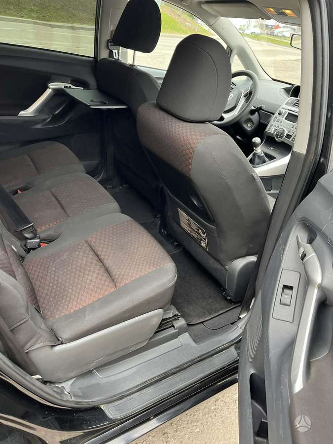 Toyota Verso, 2.0 l., Минивэн