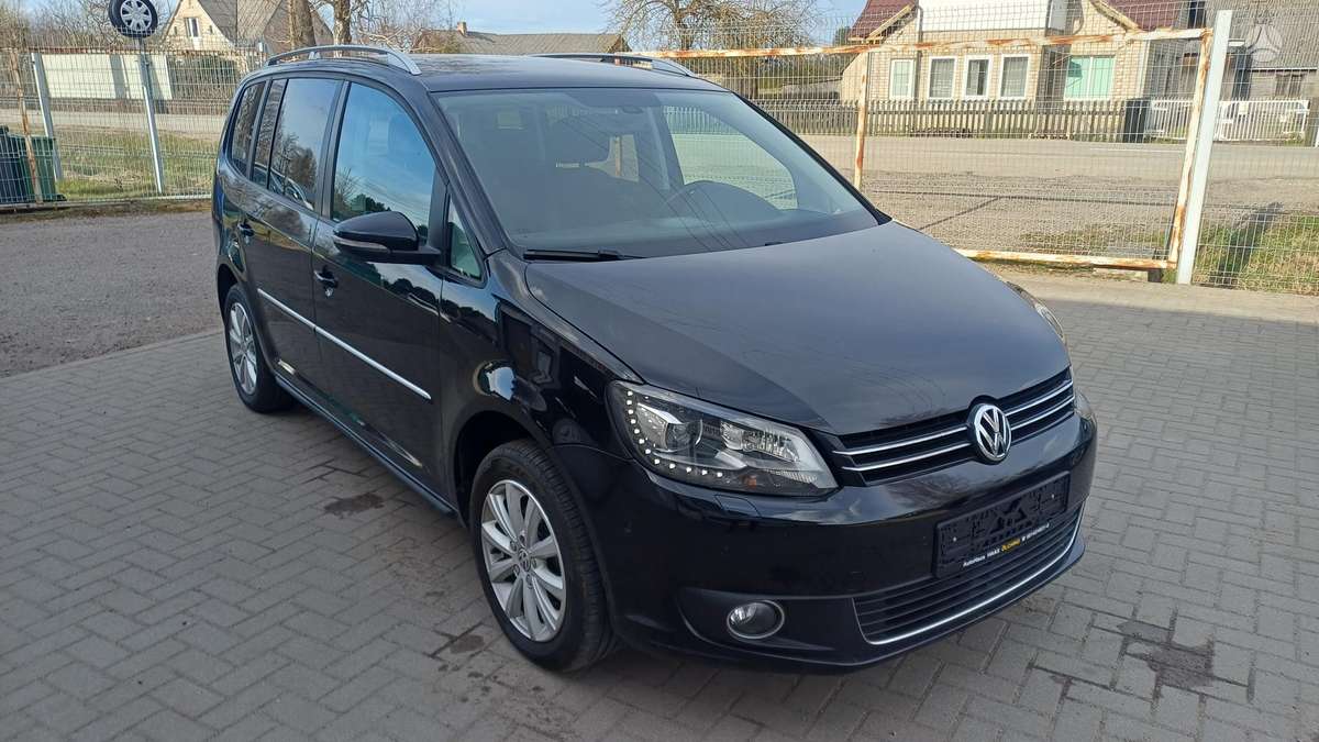 Volkswagen Touran - 1