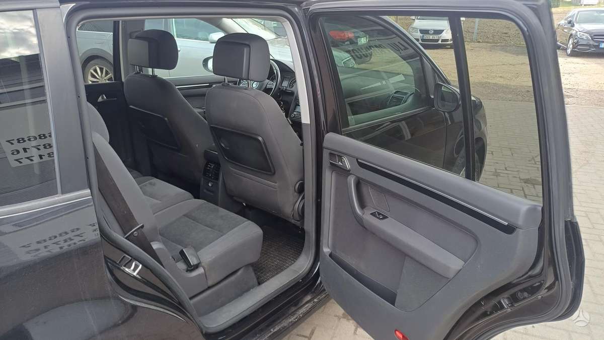 Volkswagen Touran - 10