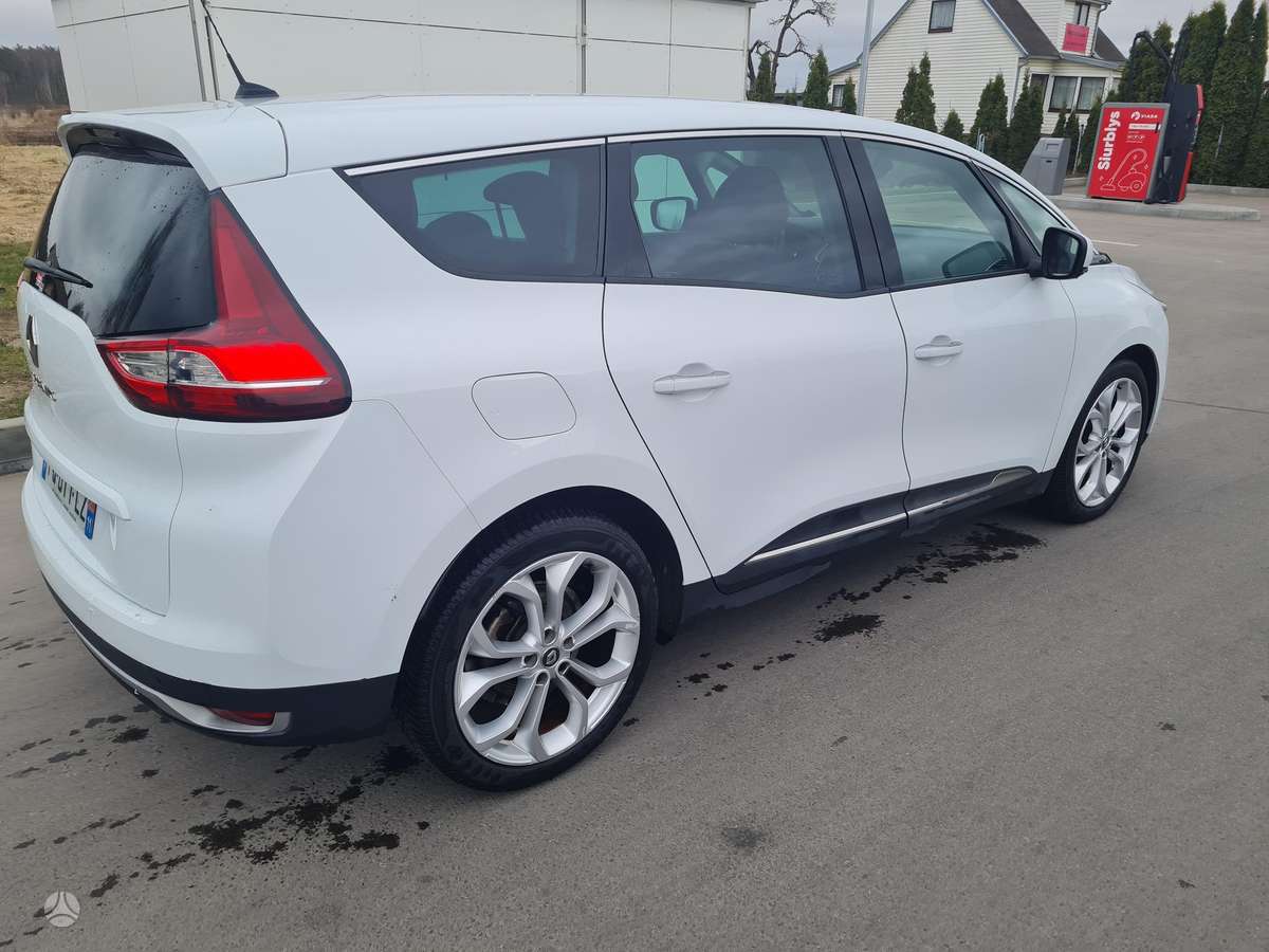 Renault Grand Scenic - 8
