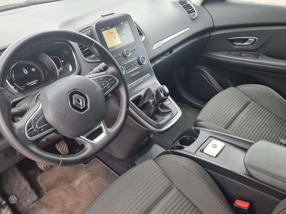 Renault Grand Scenic - 11