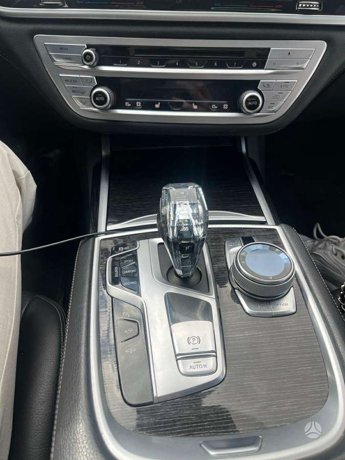 BMW 740, 3.0 l., Седан