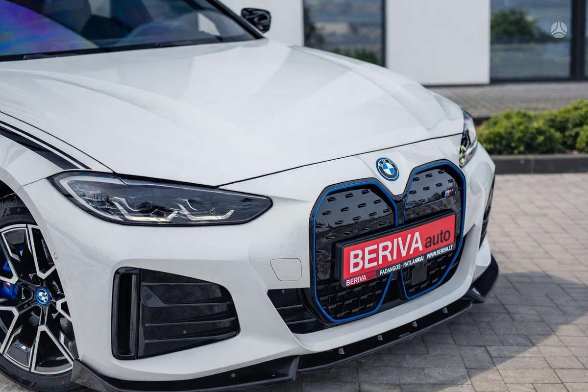 BMW i4, 70 kWh, hatchback