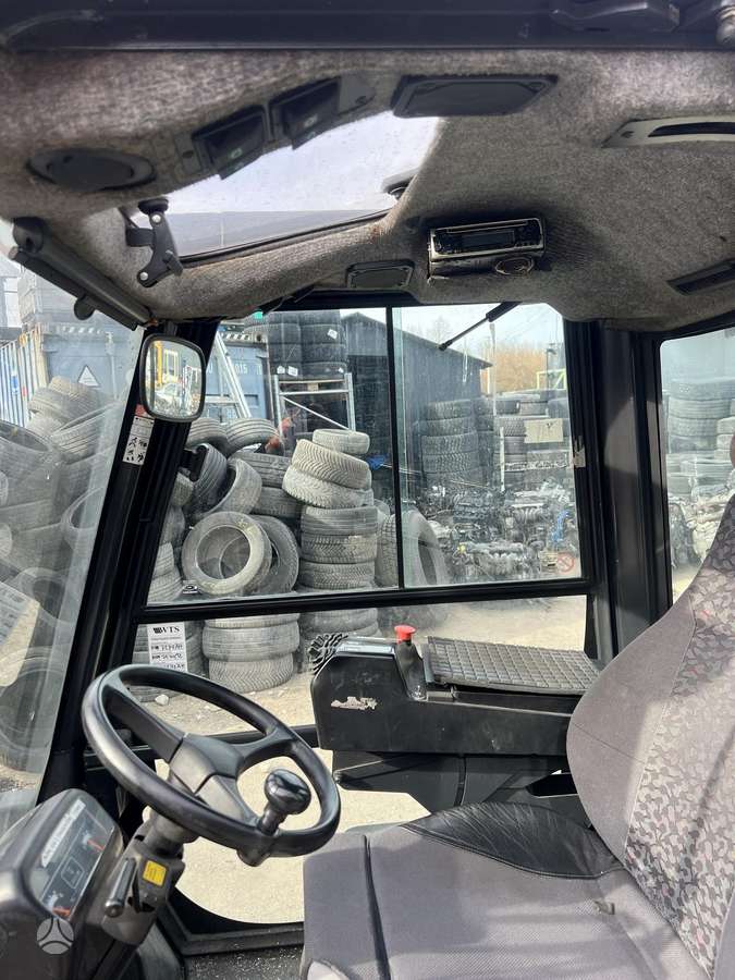 Mitsubishi FD30K, forklifts