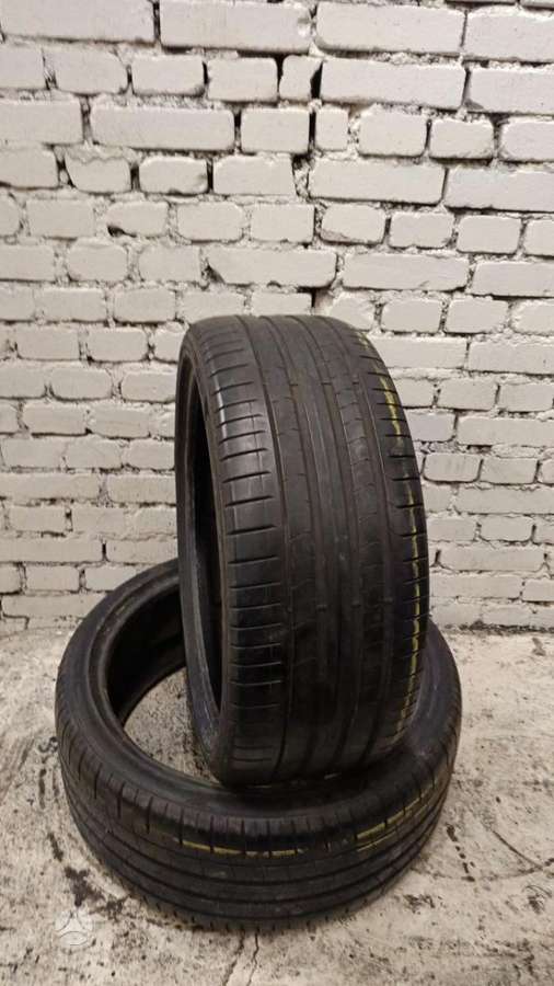 Pirelli P ZERO PZ4, летние 265/35 R22