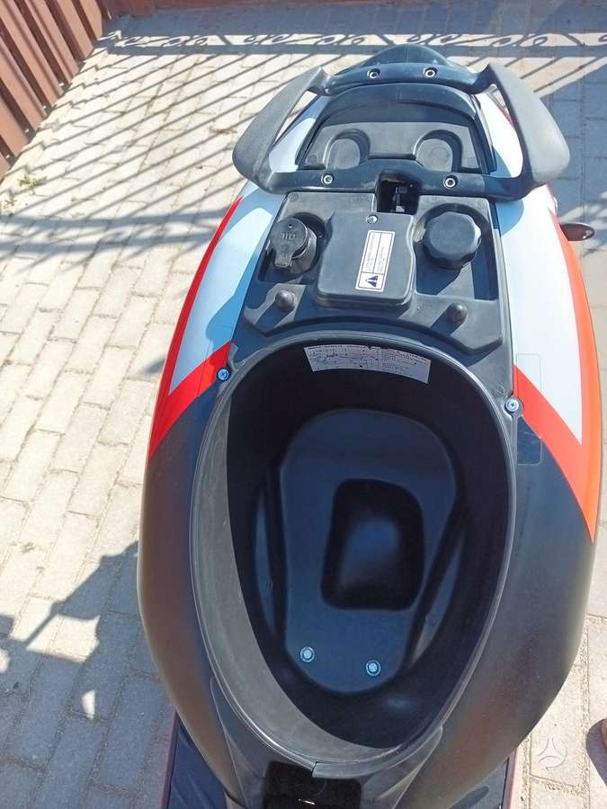 Aprilia SR, scooters / mopeds