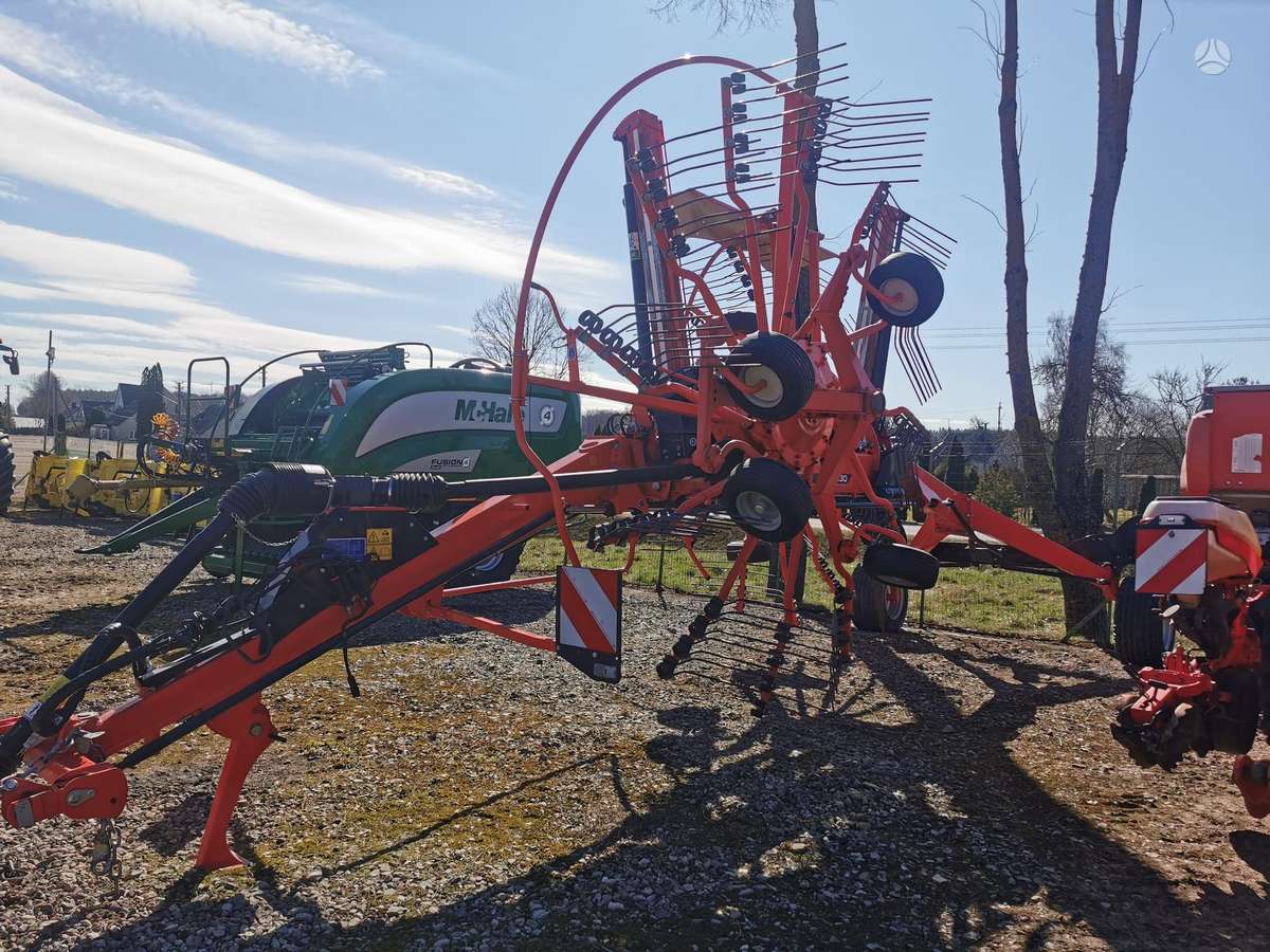 Kuhn GA8030, rakes