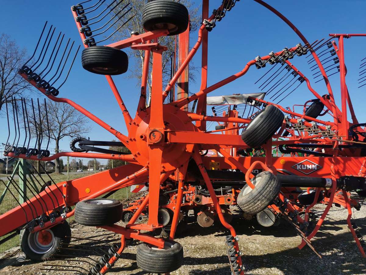 Kuhn GA8030, rakes