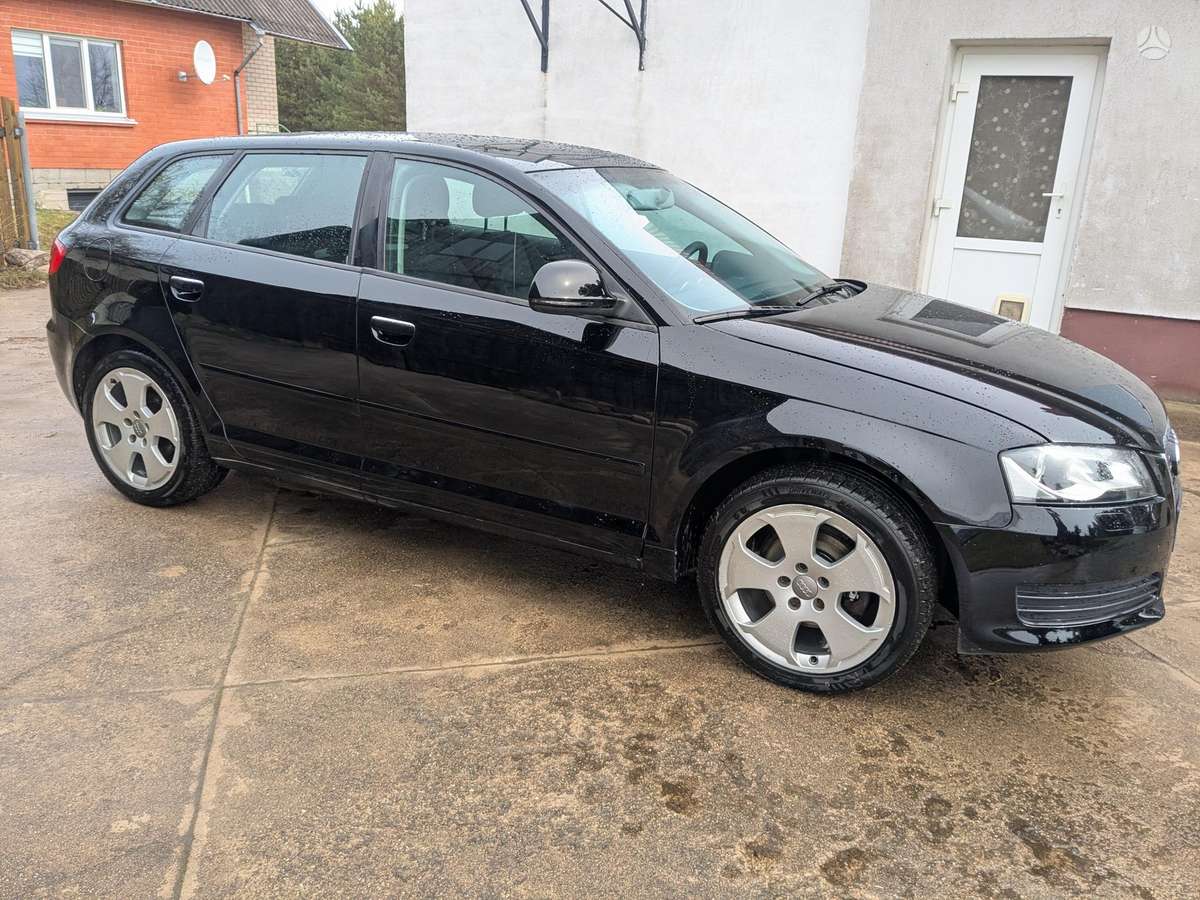 Audi A3, 1.6 l., hatchback