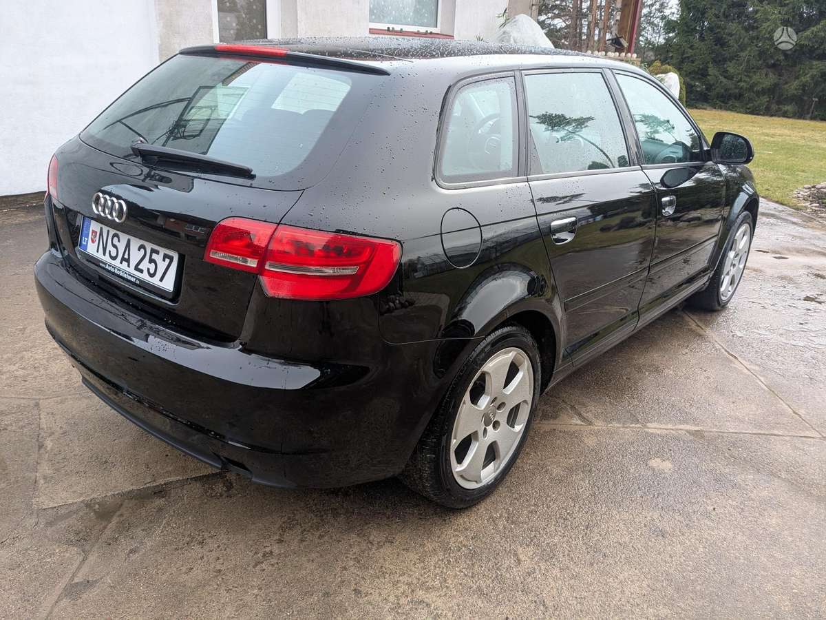 Audi A3, 1.6 l., hatchback