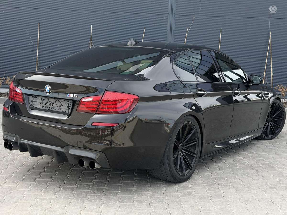 BMW M5, 4.4 l., Седан
