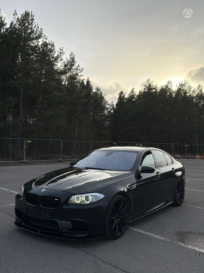 BMW M5, 4.4 l., Седан