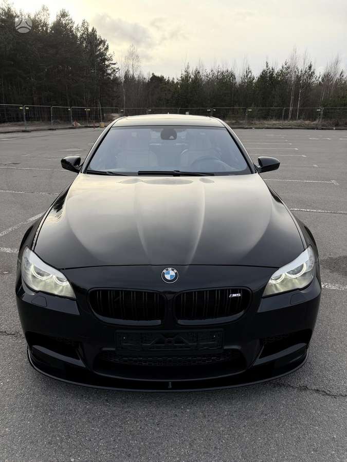BMW M5, 4.4 l., Седан