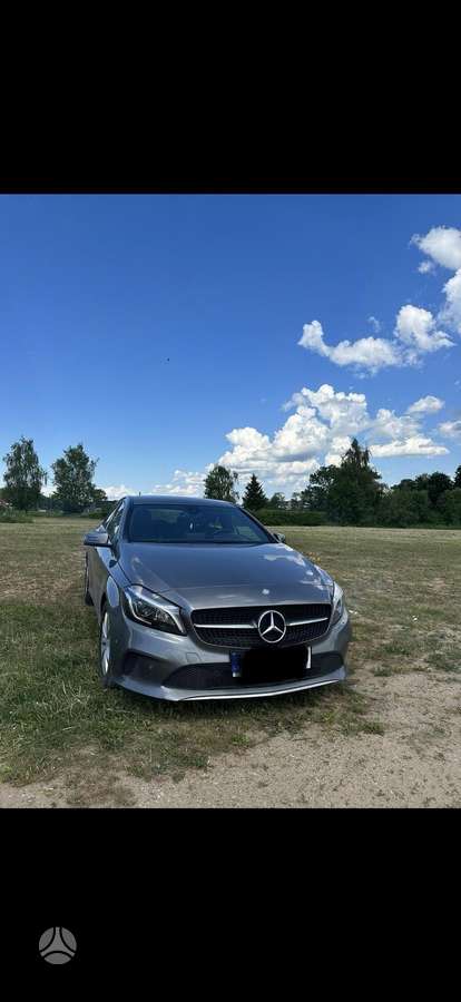 Mercedes-Benz A180, hatchback
