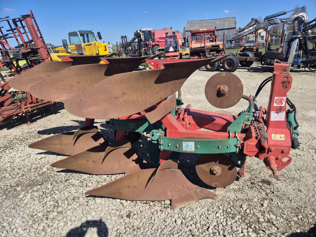 Kverneland E-160 3X3  arba 4X4, ploughs