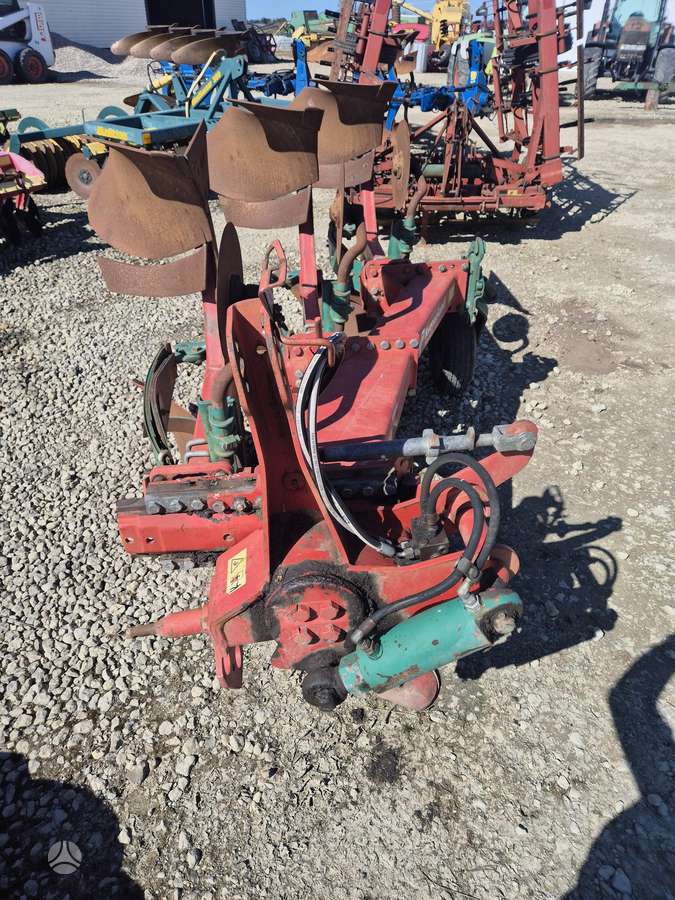 Kverneland E-160 3X3  arba 4X4, ploughs