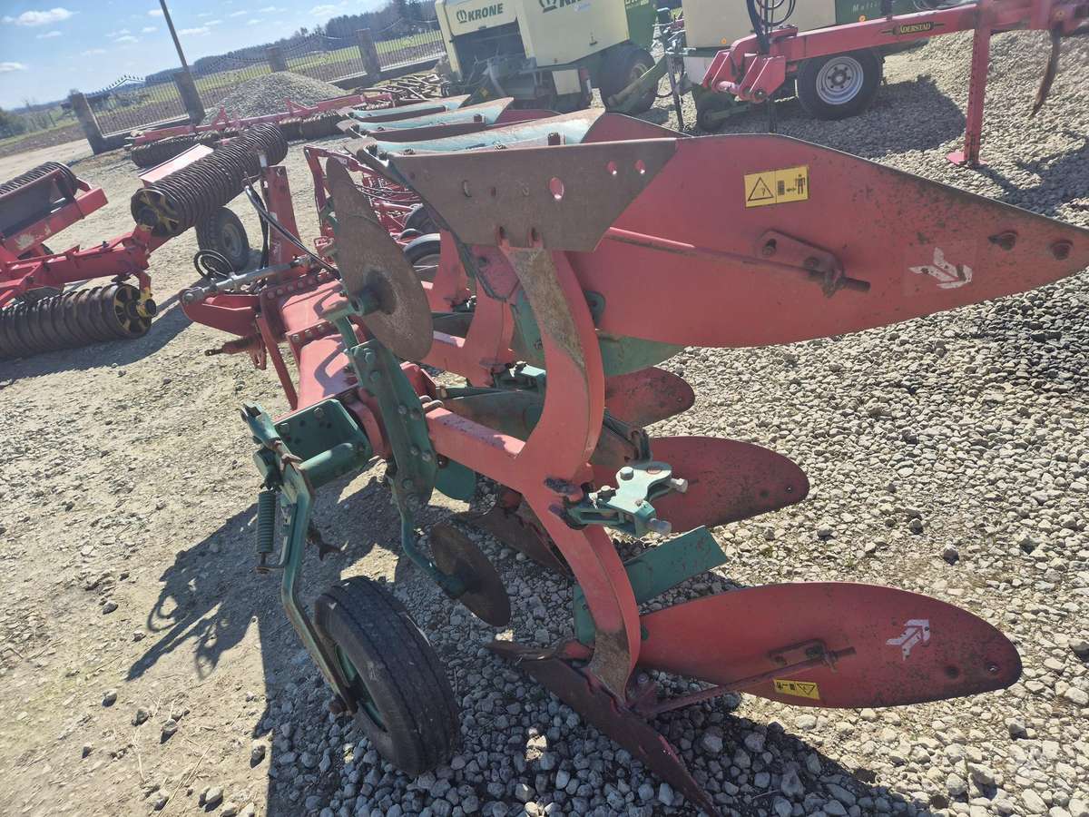 Kverneland E-160 3X3  arba 4X4, ploughs