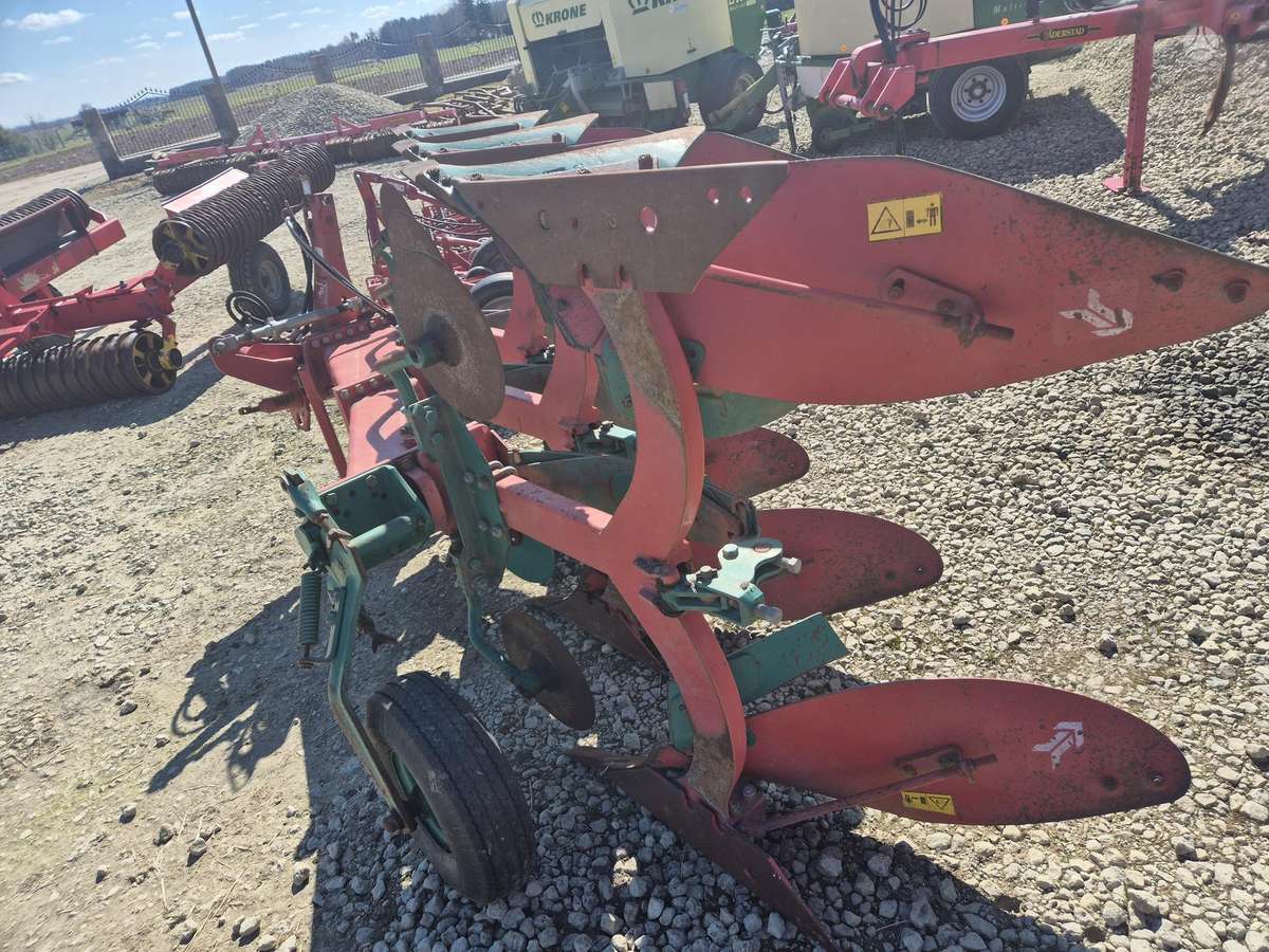 Kverneland E-160 3X3, плуги