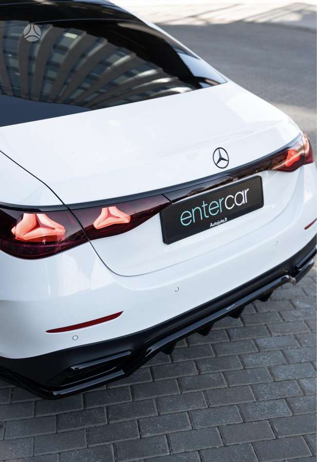 Mercedes-Benz E220, 2.0 l., sedans