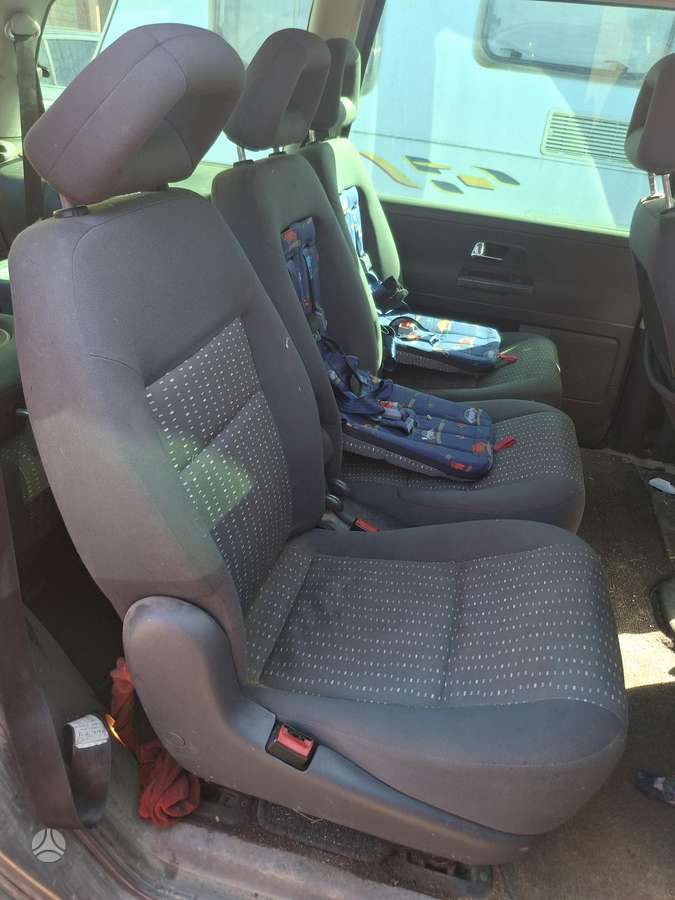 Seat Alhambra salono detalės