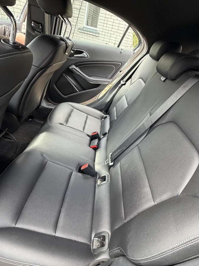Mercedes-Benz A180, hatchback