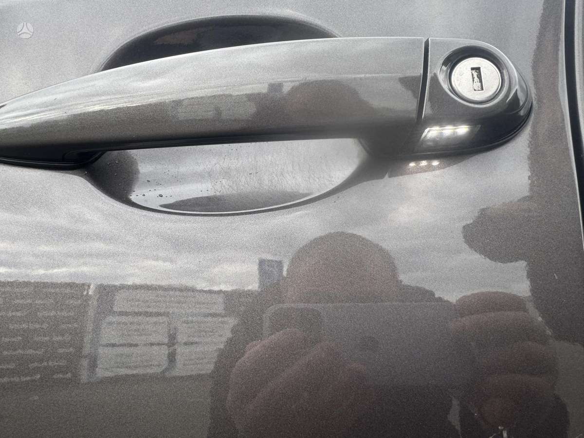 BMW 120, 2.0 l., hatchback