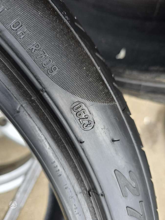 Pirelli P zero, summer 275/35 R21