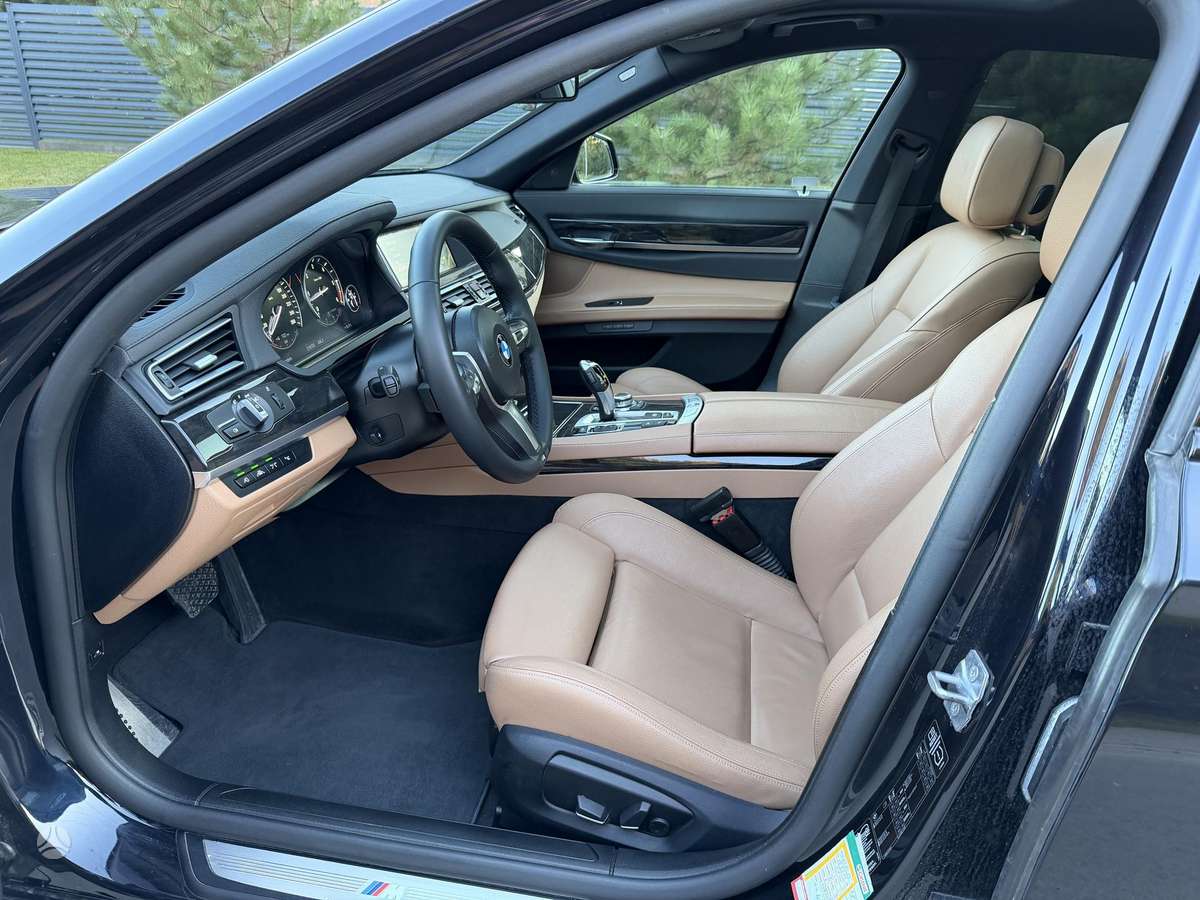 BMW 740, 3.0 l., Седан