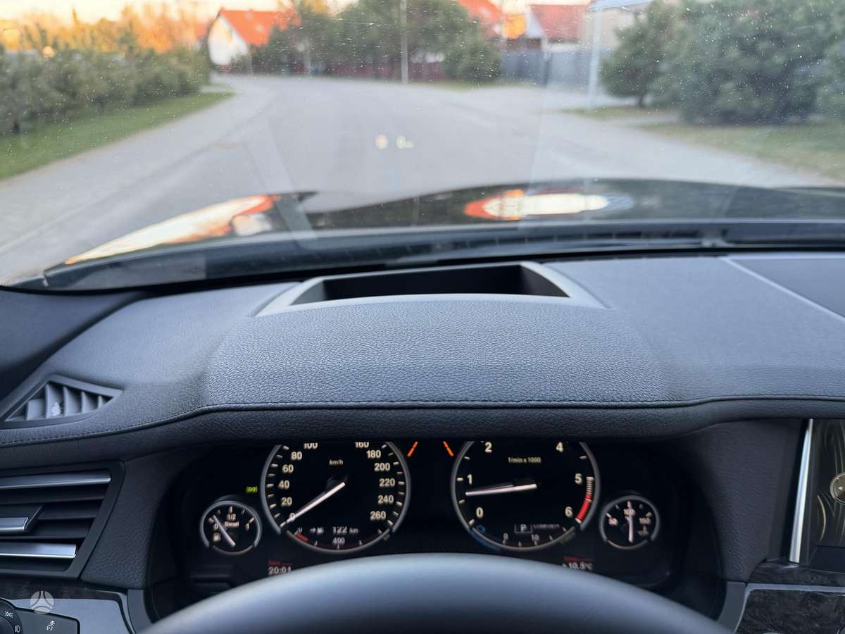BMW 740, 3.0 l., Седан