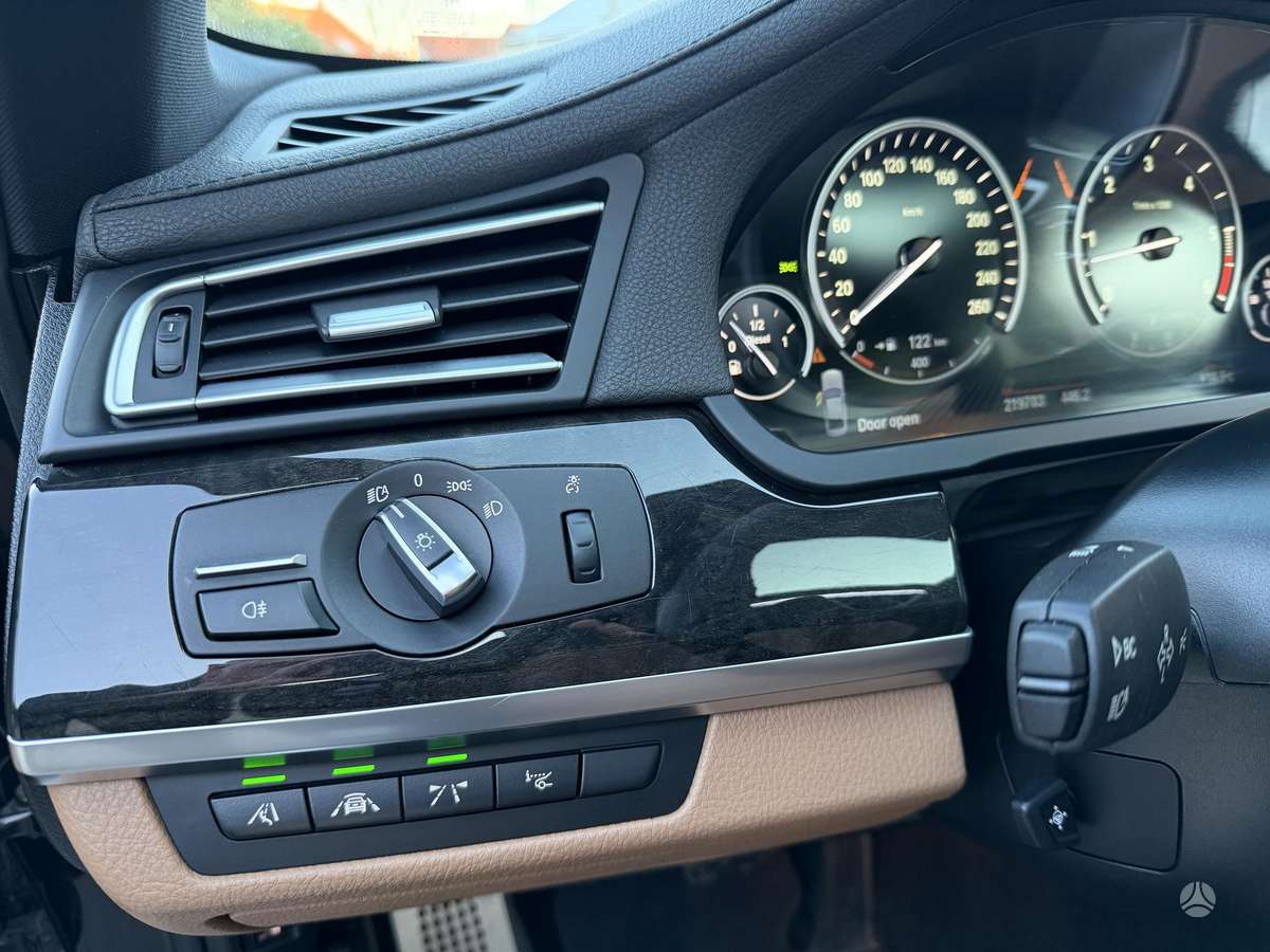 BMW 740, 3.0 l., Седан