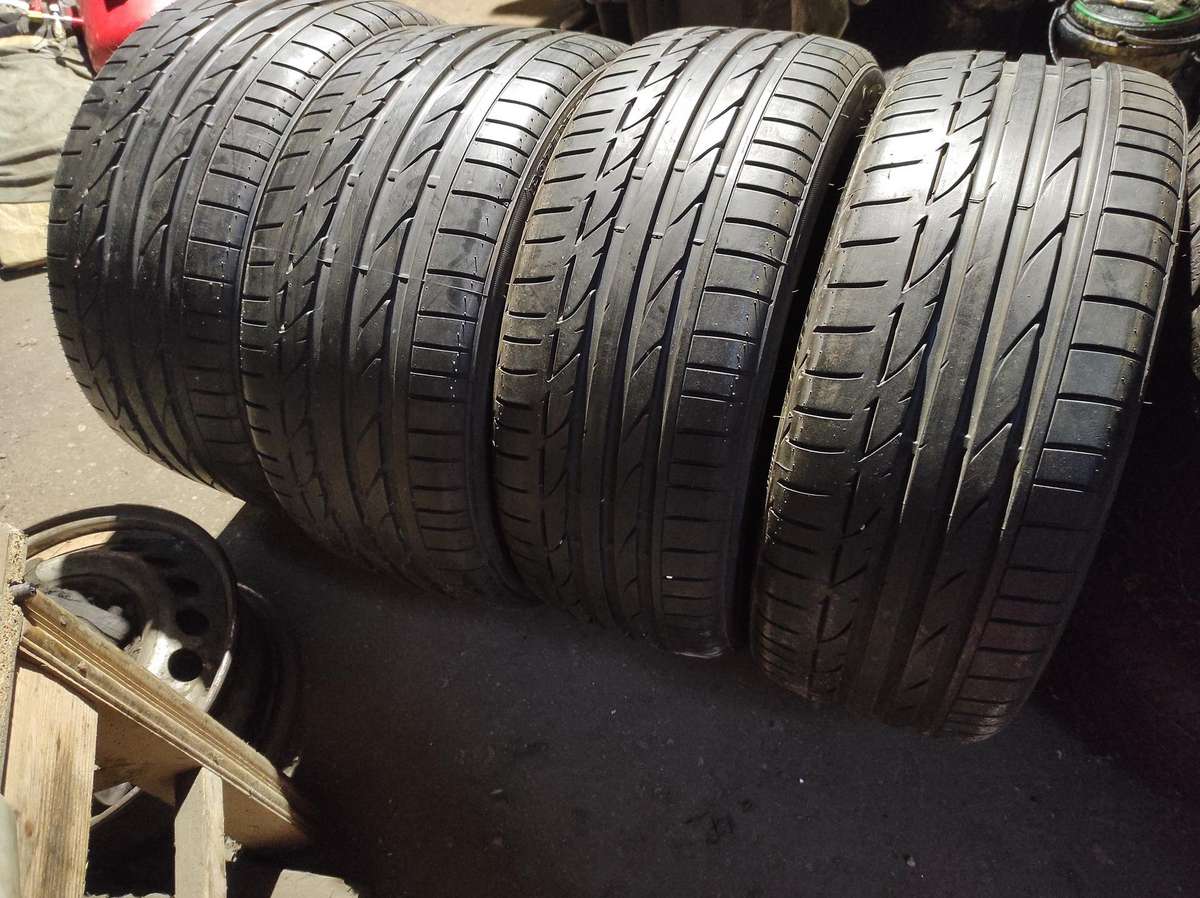 Goodyear, summer 225/40 R19